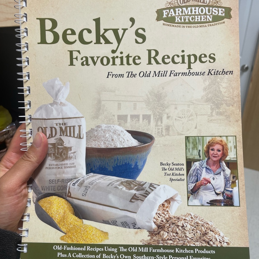 Becky's Favorite Recipes Cookbook by Farmhouse Kitchen - Cream Cover